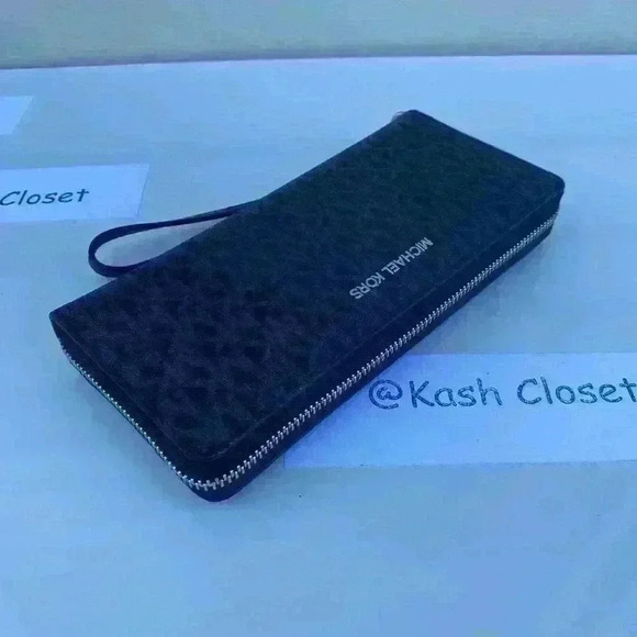 Michael Kors Travel Continental Wristlet Wallet Large MK Signature Black - Picture 3 of 7